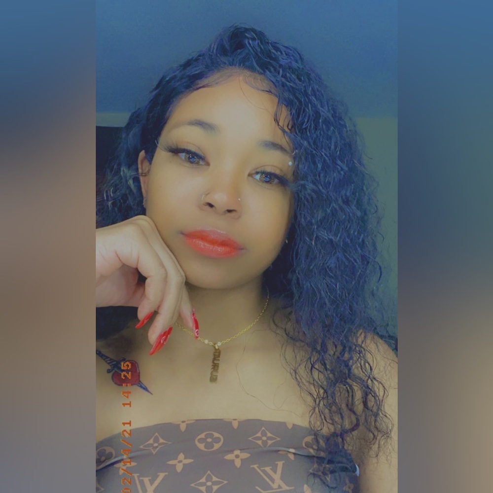 Meet your Posher, Yarneisha